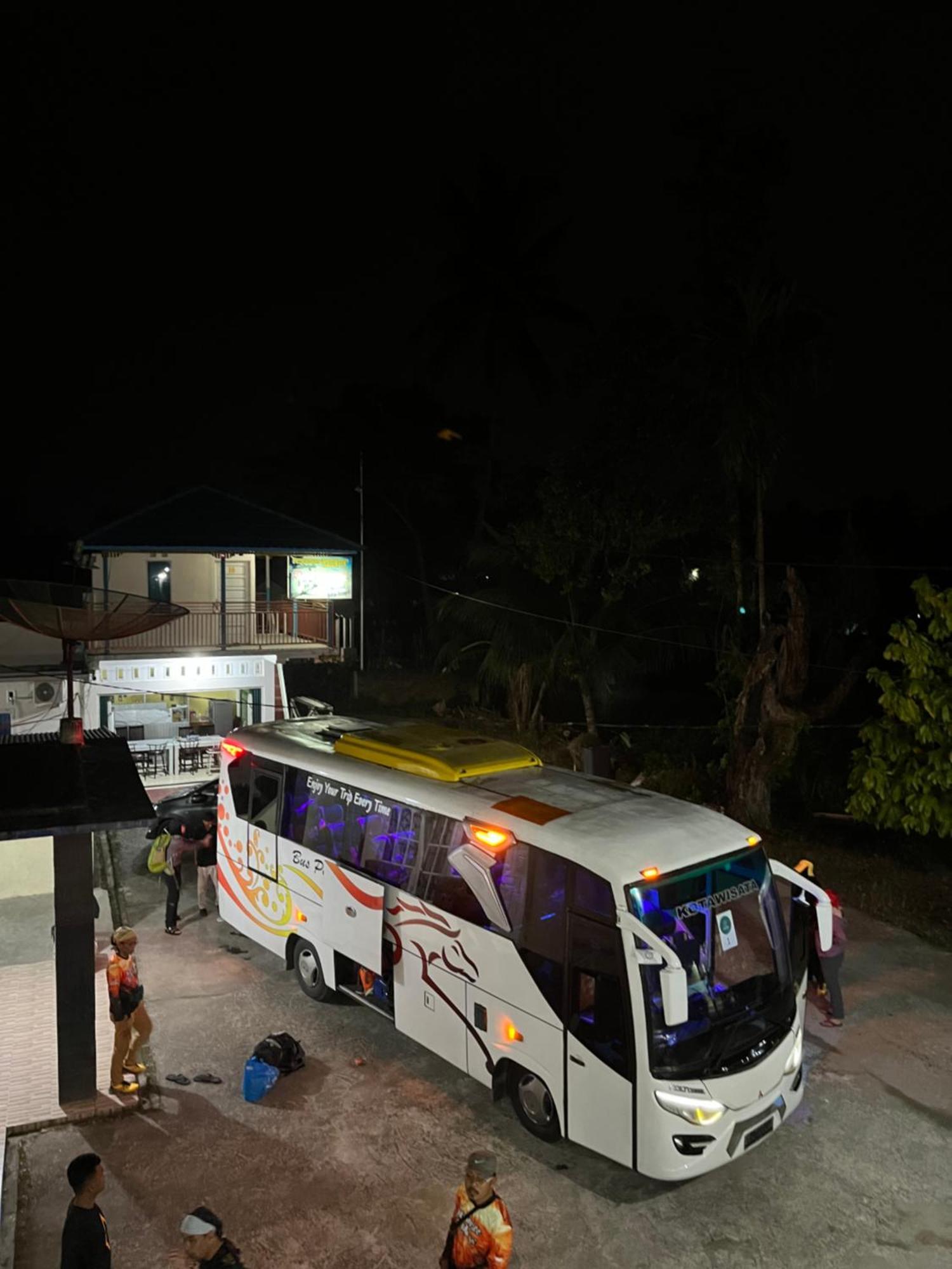 Penginapan Malompek Syariah Padang  Ngoại thất bức ảnh